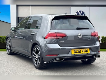 Used Volkswagen Golf 2018 for sale - 76186054: Photo 2