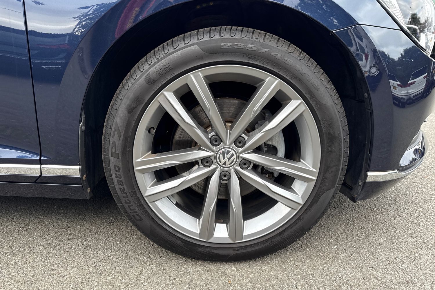 Used Volkswagen Passat 2017 for sale - 76119848: Photo 10