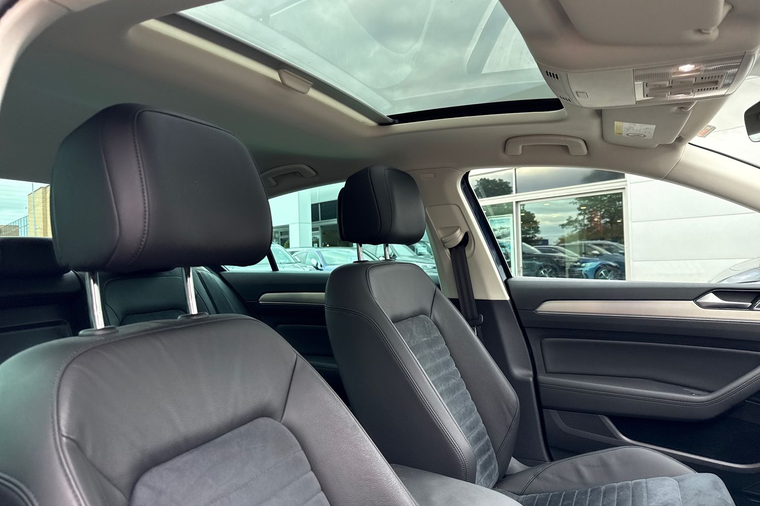Used Volkswagen Passat 2017 for sale - 76119848: Photo 24