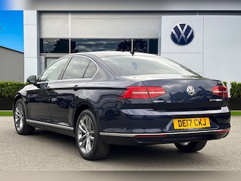 Used Volkswagen Passat 2017 for sale - 76119848: Photo 2