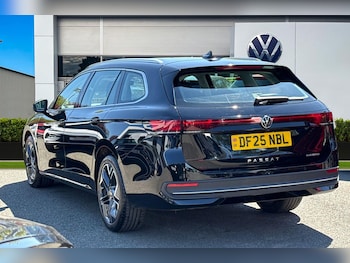 Used Volkswagen Passat 2025 for sale - 78970376: Photo