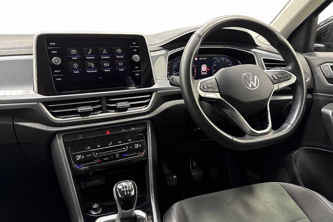 Used Volkswagen T-Roc 2024 for sale - 77394115: Photo 2