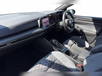 Used Volkswagen Golf 2024 for sale - 79672548: Photo