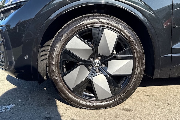 Used Volkswagen Touareg 2025 for sale - 76090209: Photo 13