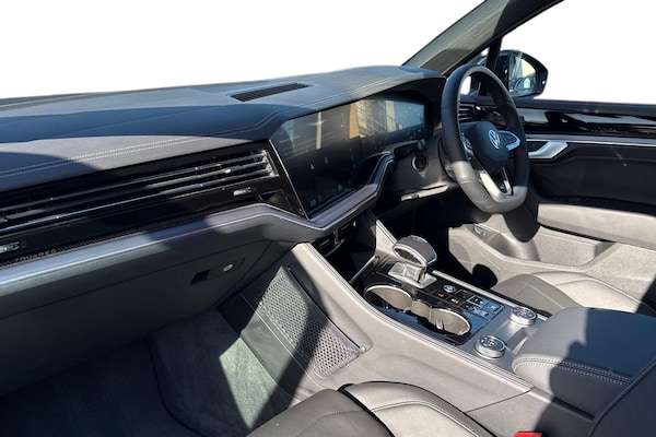 Used Volkswagen Touareg 2025 for sale - 76090209: Photo 15