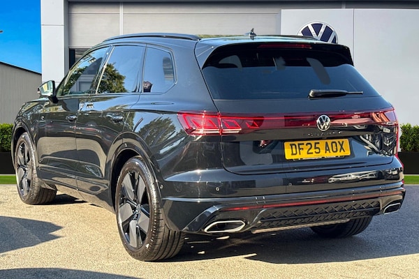 Used Volkswagen Touareg 2025 for sale - 76090209: Photo 2