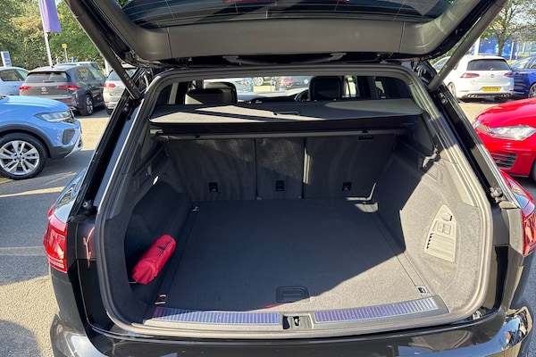Used Volkswagen Touareg 2025 for sale - 76090209: Photo 7