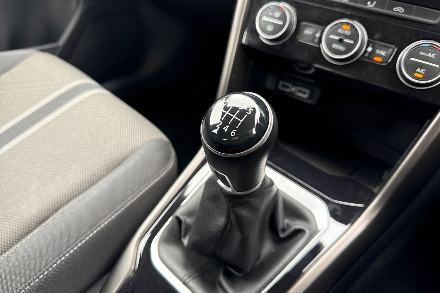 Used Volkswagen T-Roc 2018 for sale - 77593634: Photo 23