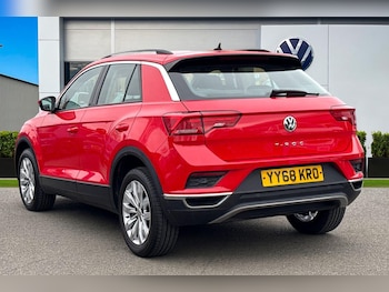 Used Volkswagen T-Roc 2018 for sale - 77593634: Photo