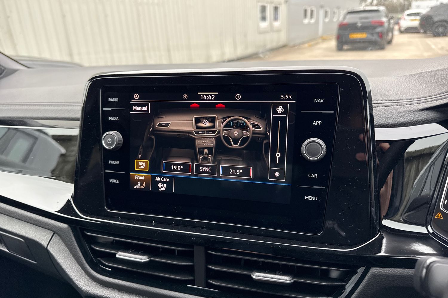 Used Volkswagen T-Roc 2026 for sale - 77368571: Photo 21