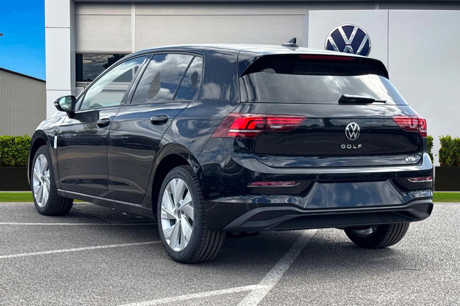 Used Volkswagen Golf 2026 for sale - 77308776: Photo 2