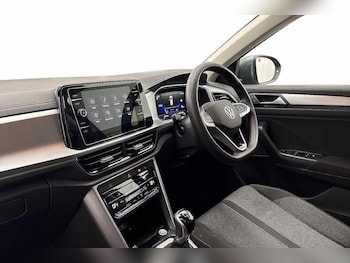 Used Volkswagen T-Roc 2025 for sale - 77287204: Photo