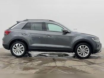 Used Volkswagen T-Roc 2025 for sale - 77287204: Photo