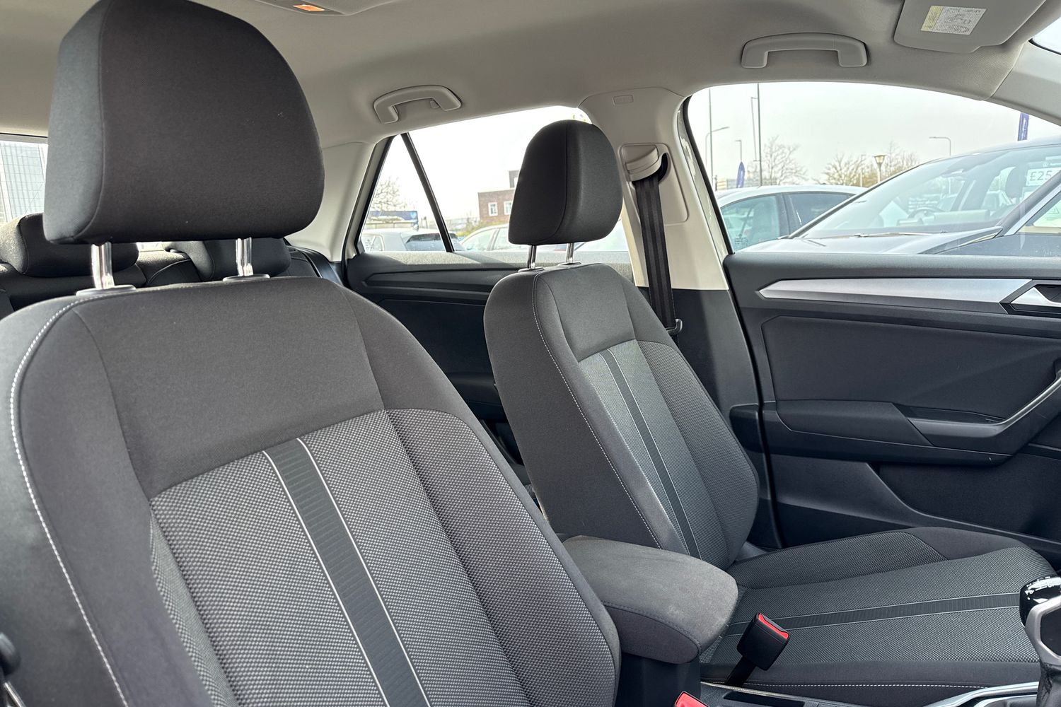 Used Volkswagen T-Roc 2023 for sale - 77973309: Photo 24