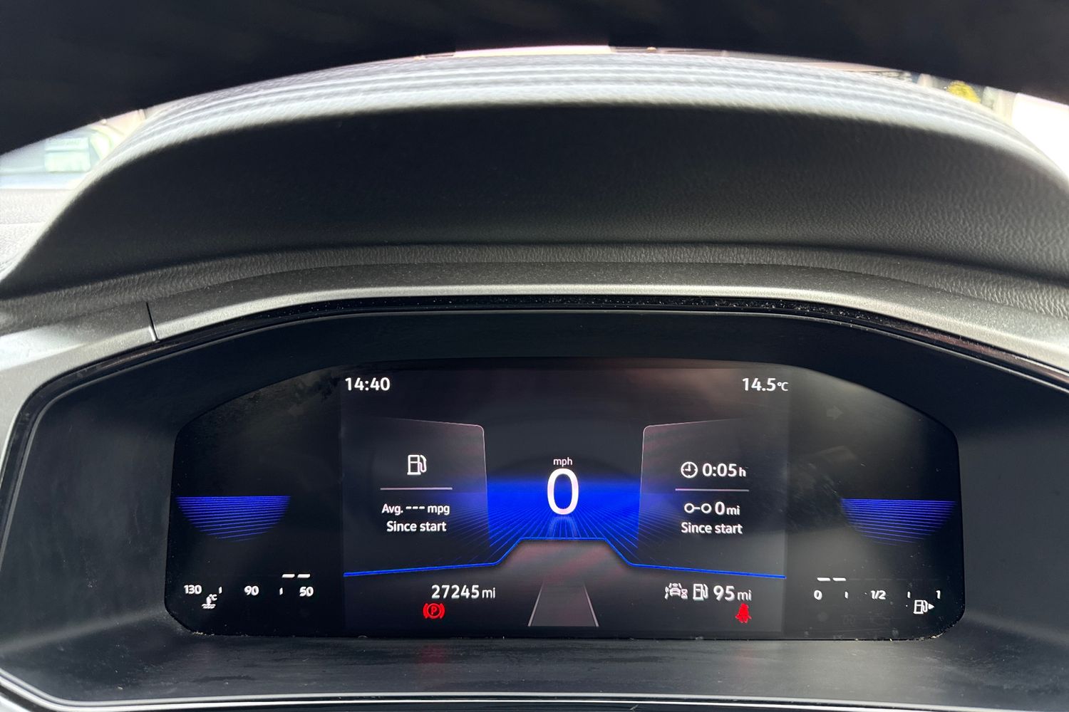 Used Volkswagen T-Roc 2023 for sale - 77973309: Photo 26