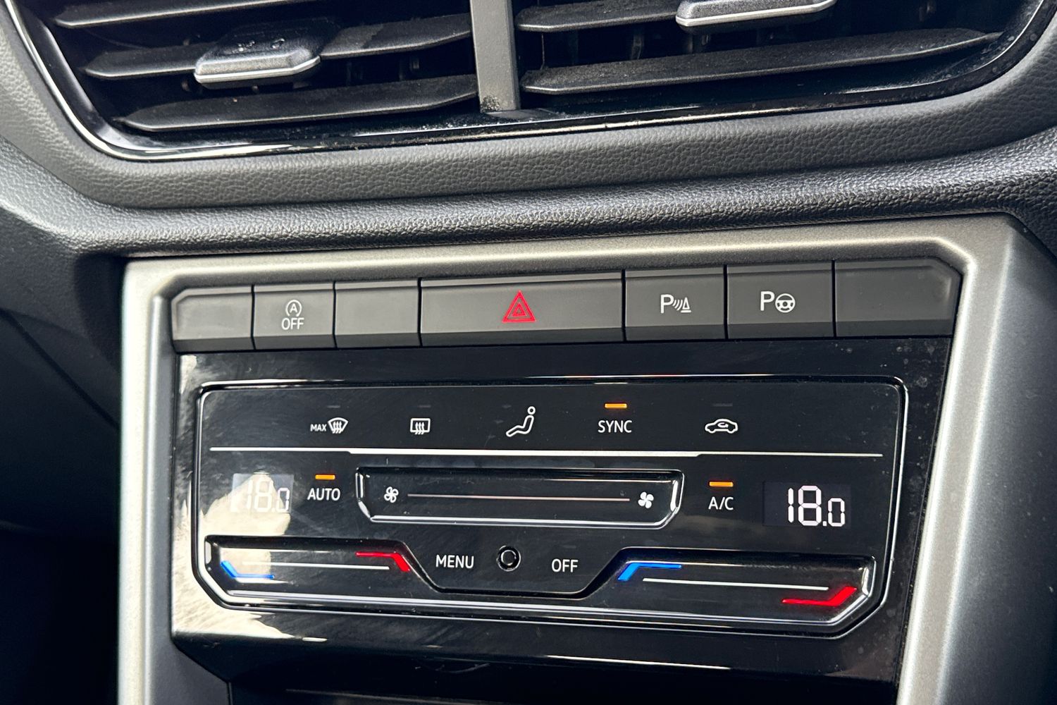 Used Volkswagen T-Roc 2023 for sale - 77973309: Photo 32