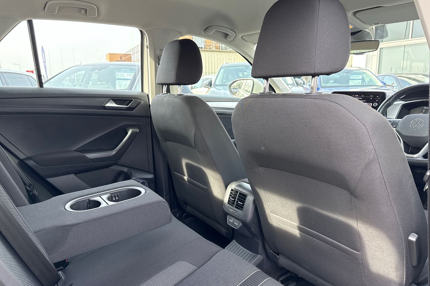 Used Volkswagen T-Roc 2023 for sale - 77973309: Photo 34