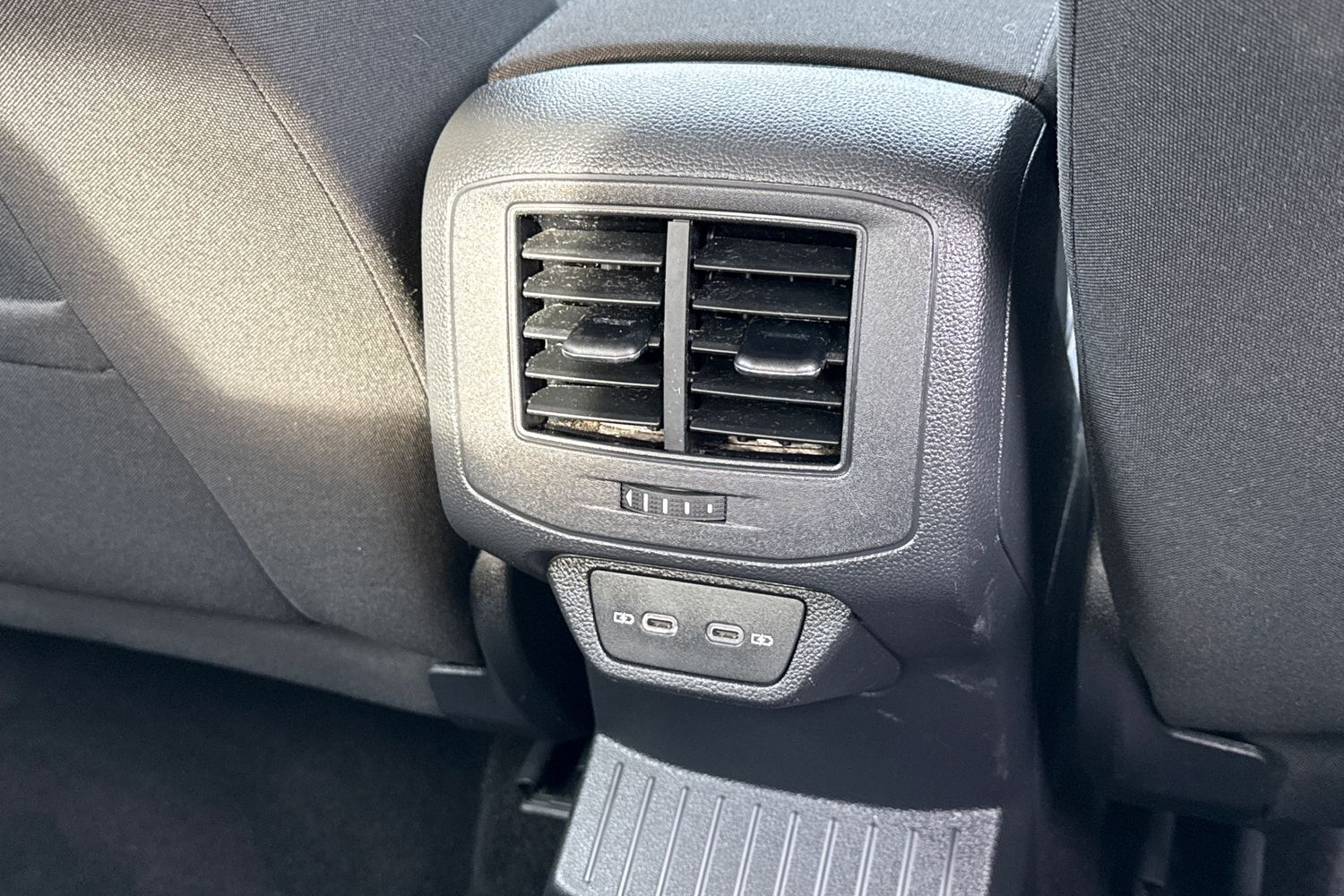 Used Volkswagen T-Roc 2023 for sale - 77973309: Photo 35