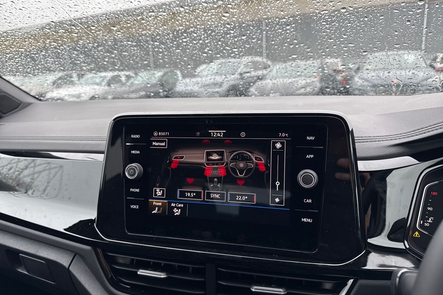 Used Volkswagen T-Roc 2025 for sale - 76896194: Photo 21