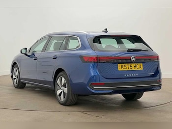 Used Volkswagen Passat 2025 for sale - 79217670: Photo
