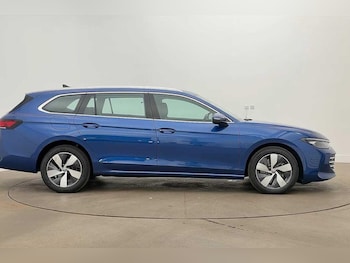 Used Volkswagen Passat 2025 for sale - 79217670: Photo
