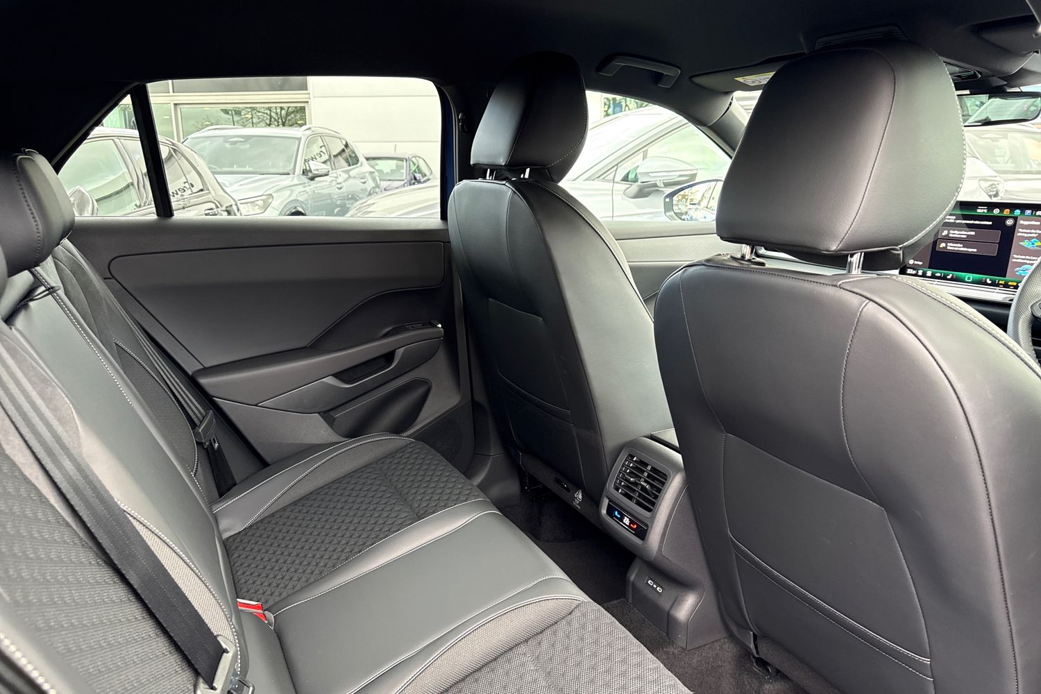 Used Volkswagen T-Roc 2026 for sale - 78055935: Photo 41