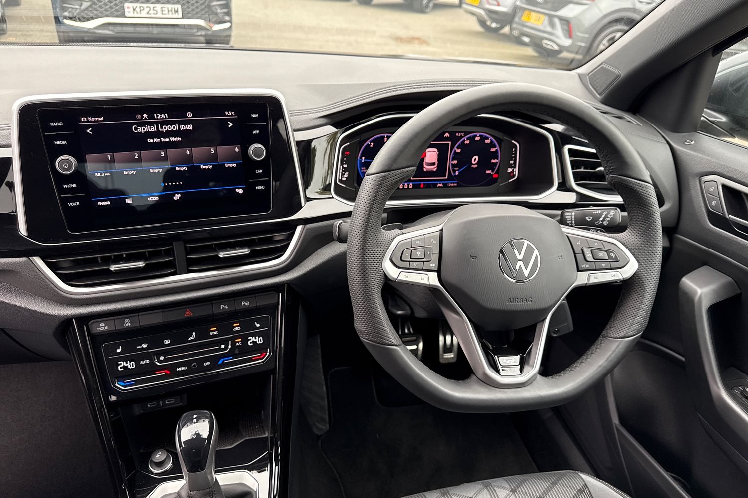 Used Volkswagen T-Roc 2025 for sale - 76298662: Photo 18