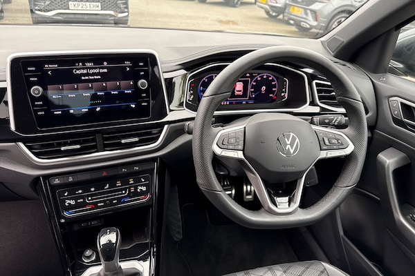 Used Volkswagen T-Roc 2025 for sale - 76298662: Photo 18