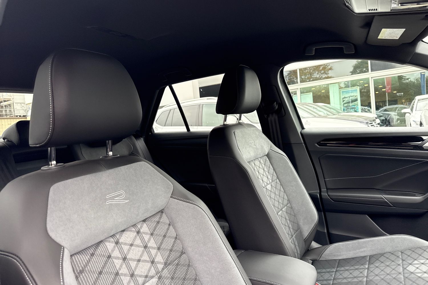 Used Volkswagen T-Roc 2025 for sale - 76298662: Photo 24