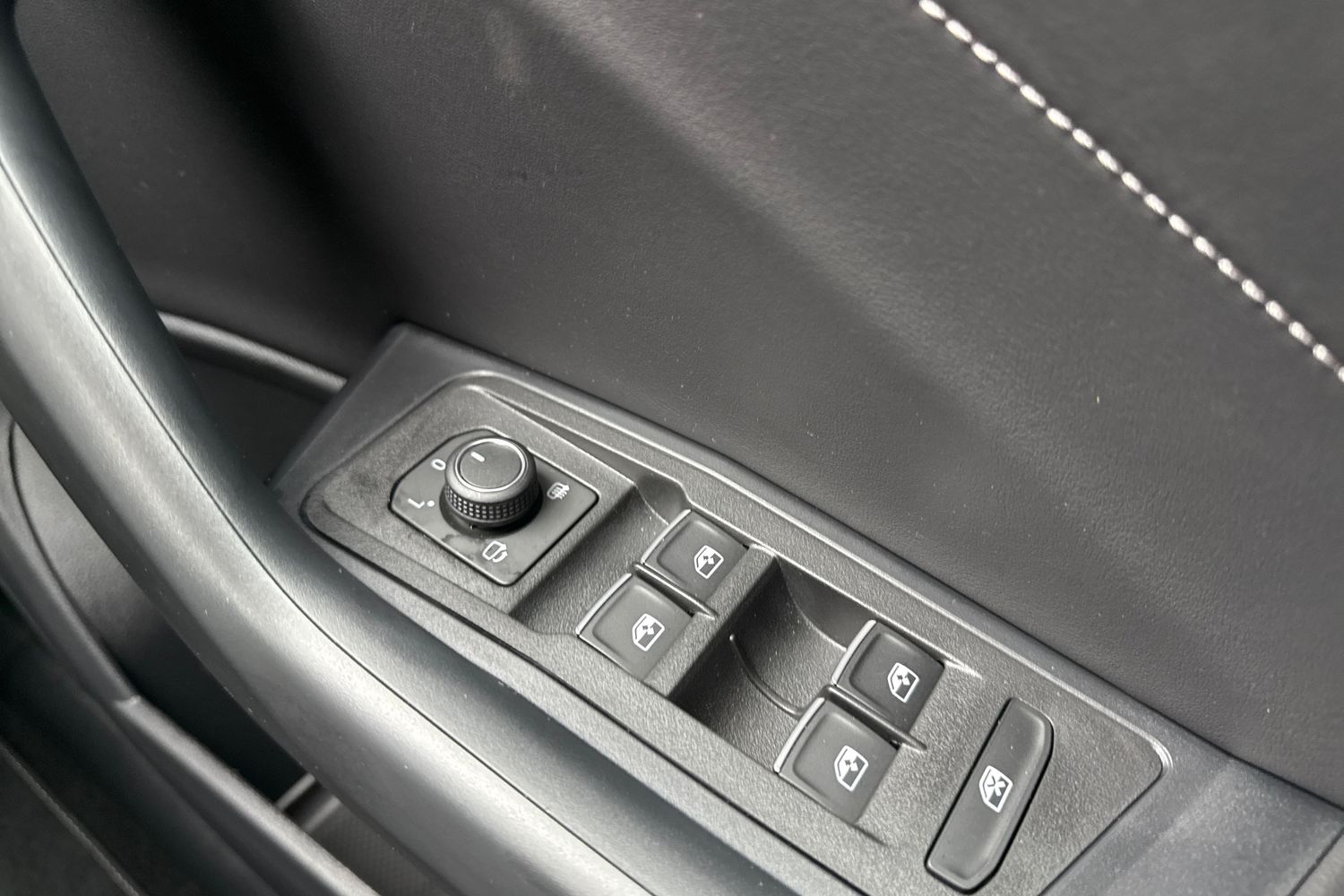 Used Volkswagen T-Roc 2025 for sale - 76298662: Photo 25