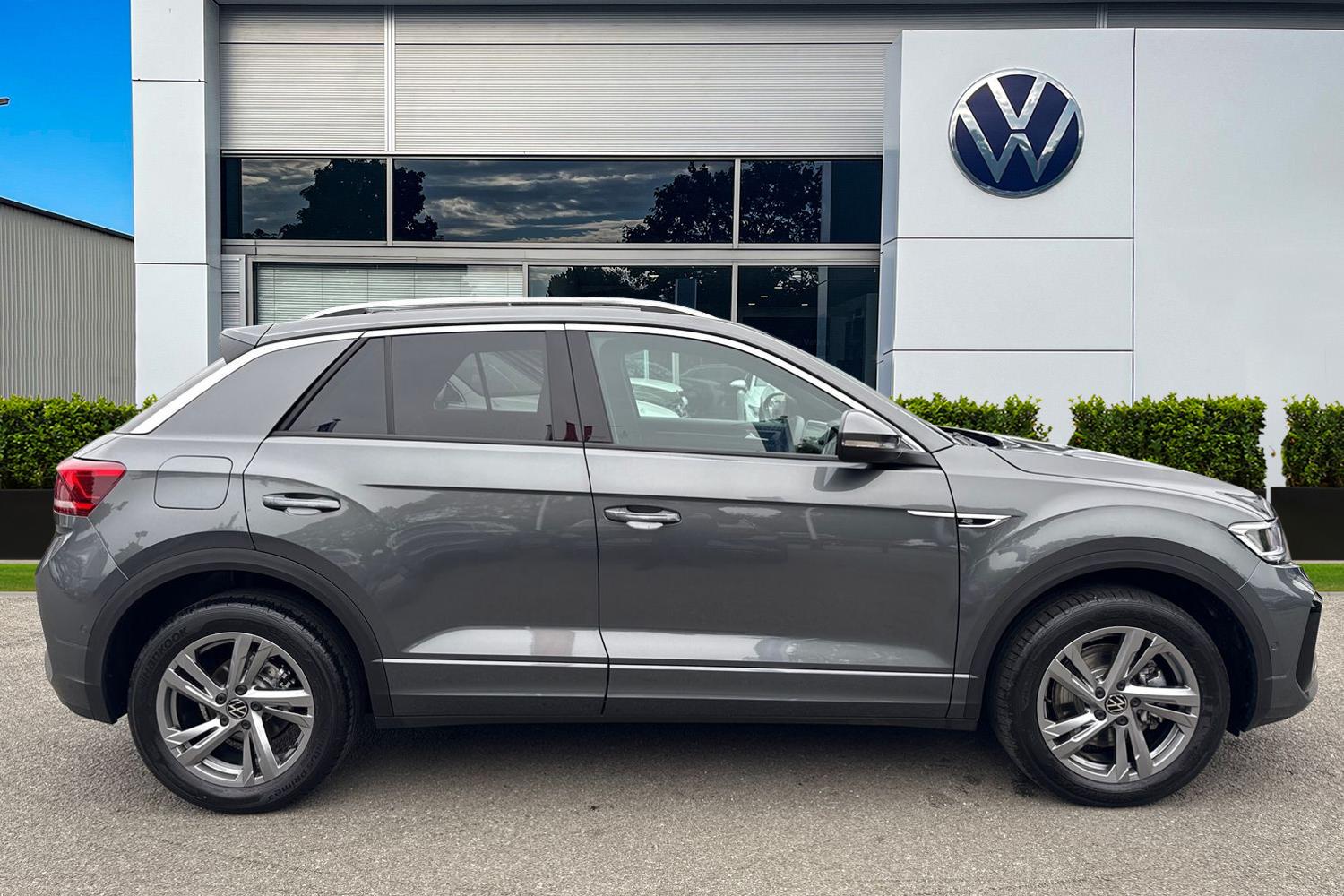 Used Volkswagen T-Roc 2025 for sale - 76298662: Photo 3