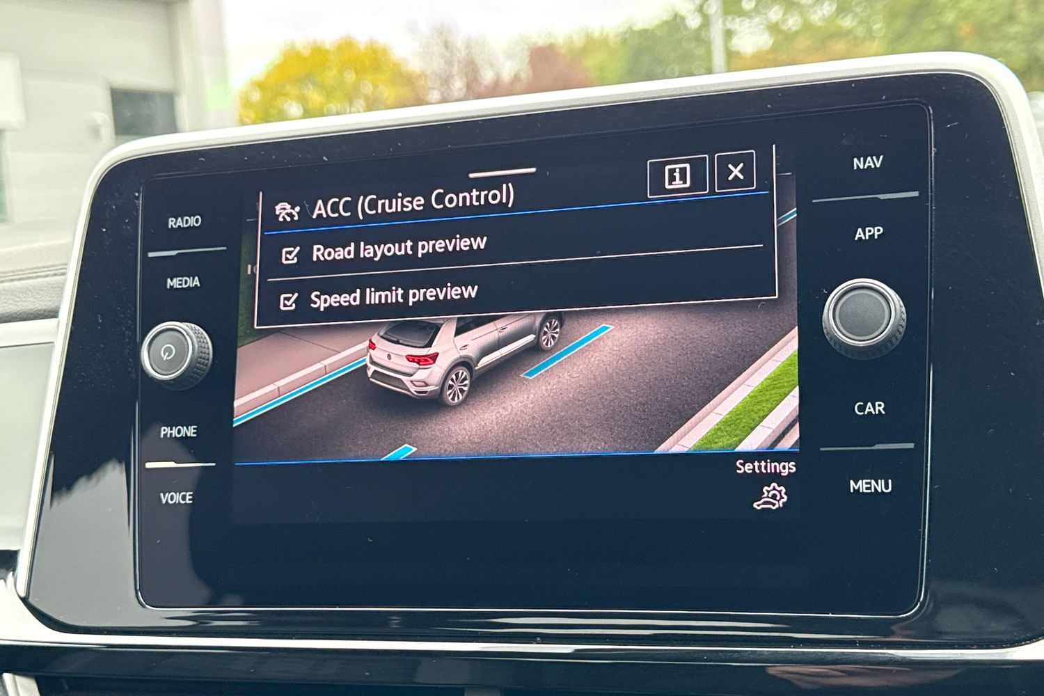 Used Volkswagen T-Roc 2025 for sale - 76298662: Photo 31