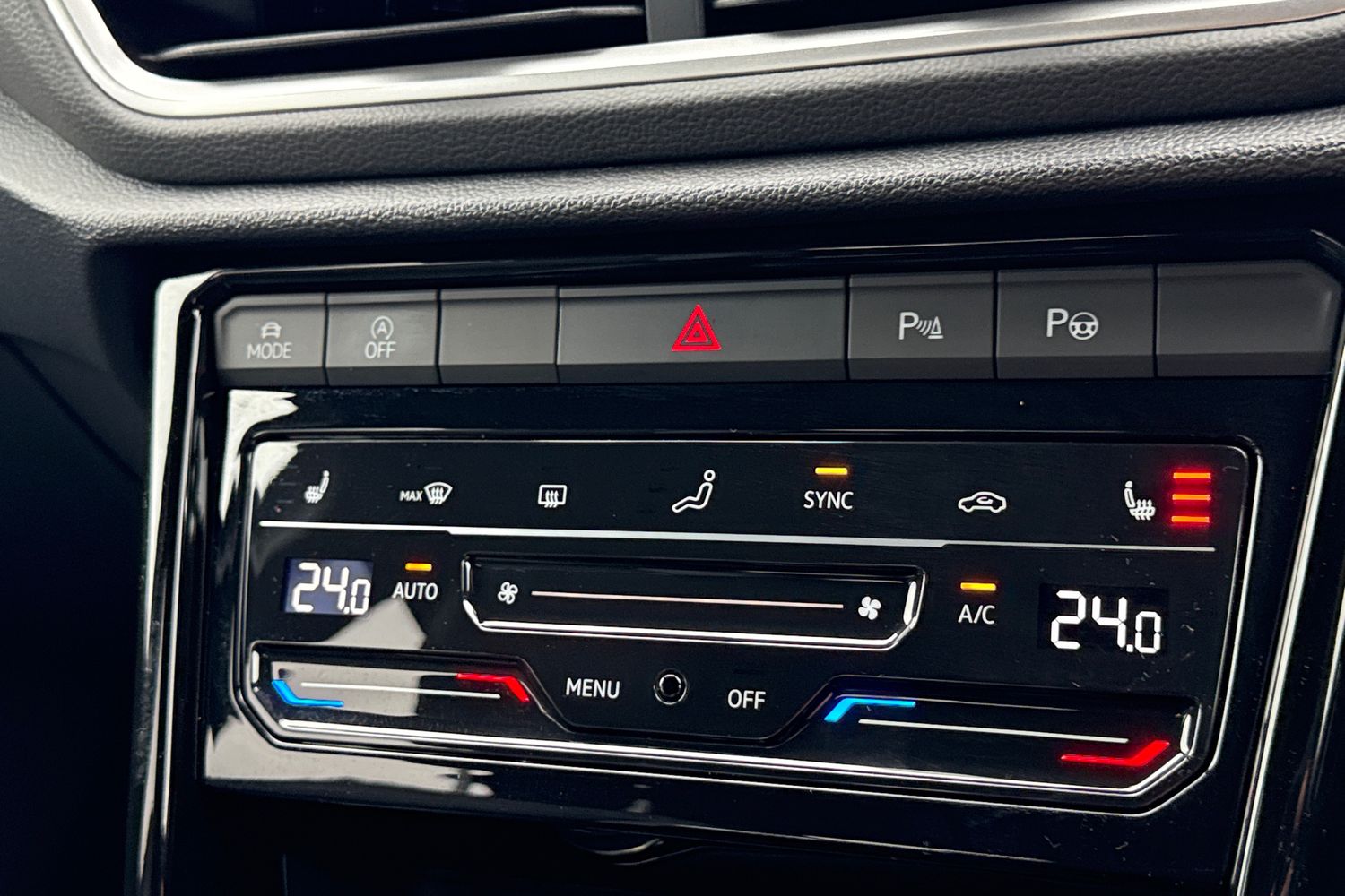 Used Volkswagen T-Roc 2025 for sale - 76298662: Photo 35