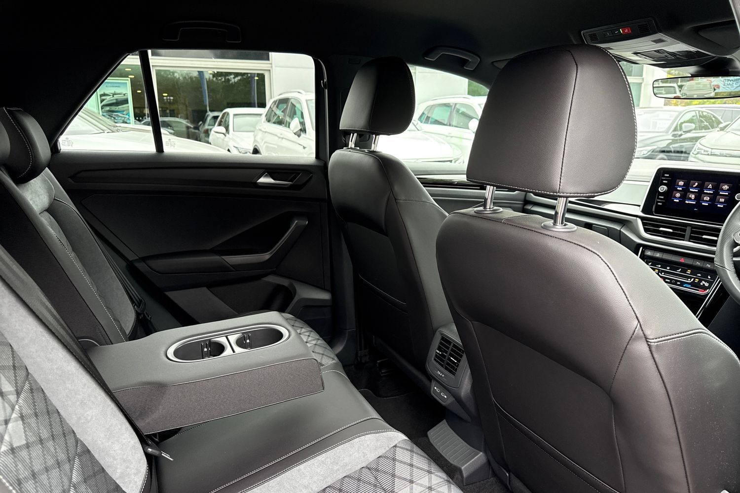 Used Volkswagen T-Roc 2025 for sale - 76298662: Photo 38