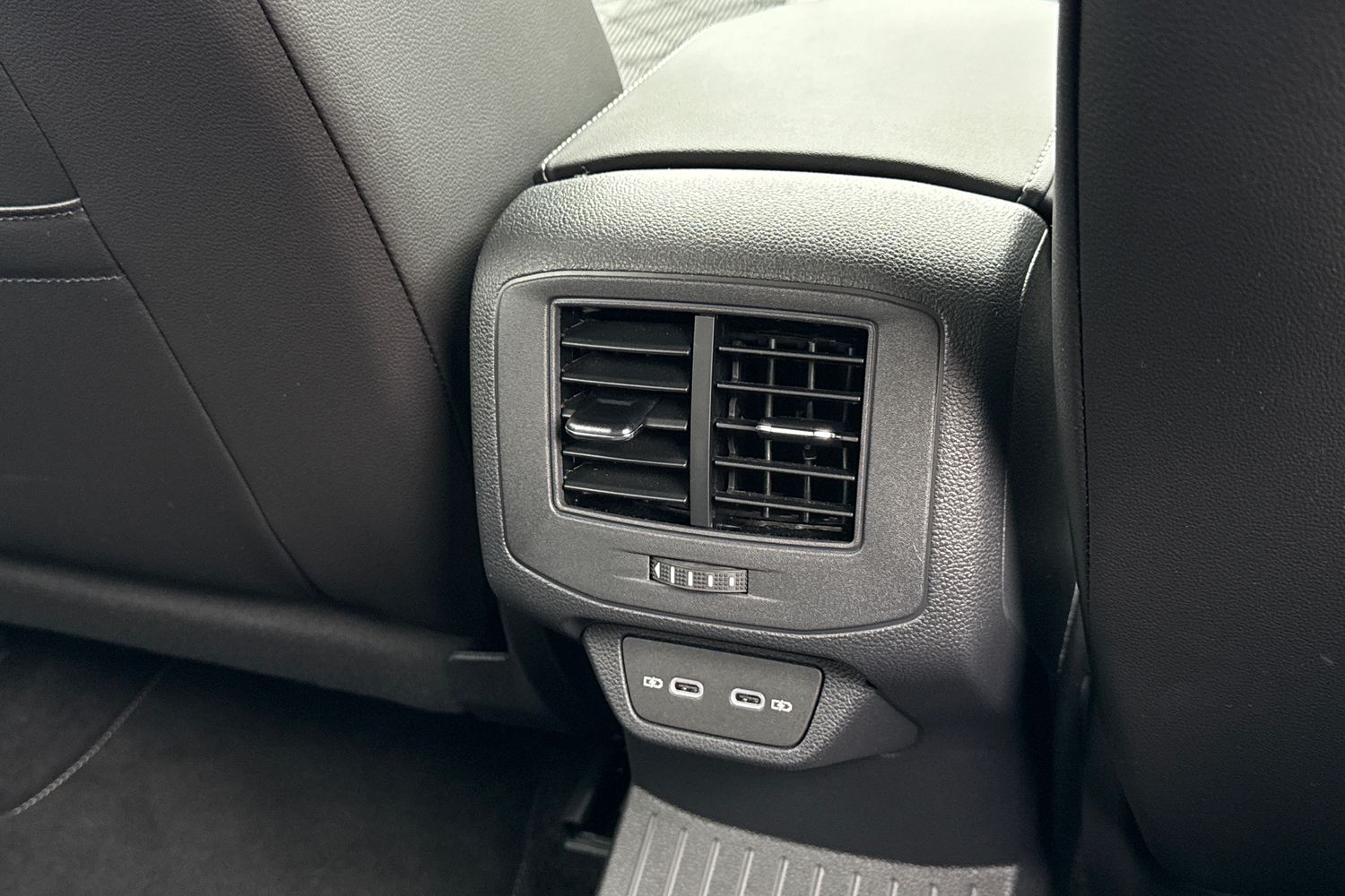 Used Volkswagen T-Roc 2025 for sale - 76298662: Photo 39