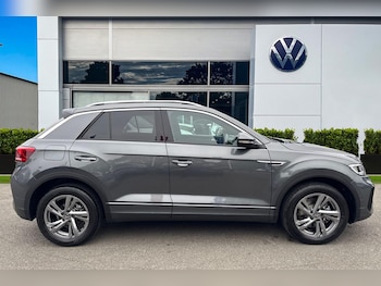 Used Volkswagen T-Roc 2025 for sale - 76298662: Photo 3