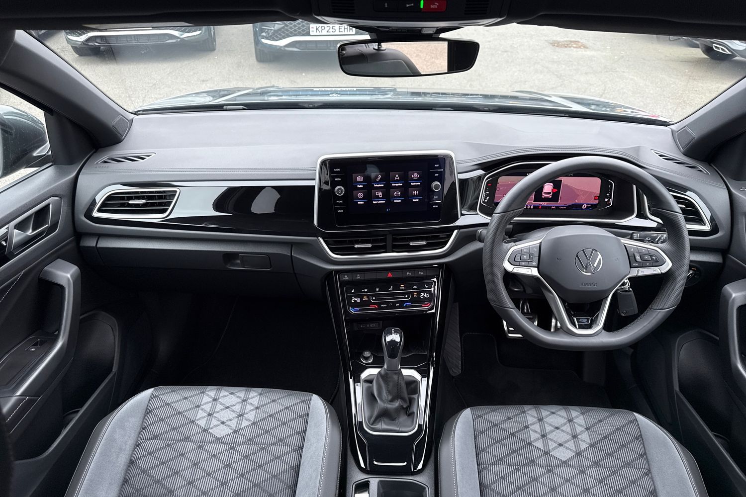 Used Volkswagen T-Roc 2025 for sale - 76298662: Photo 40