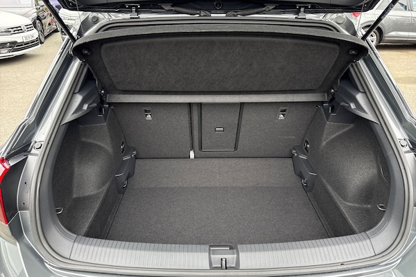 Used Volkswagen T-Roc 2025 for sale - 76298662: Photo 7