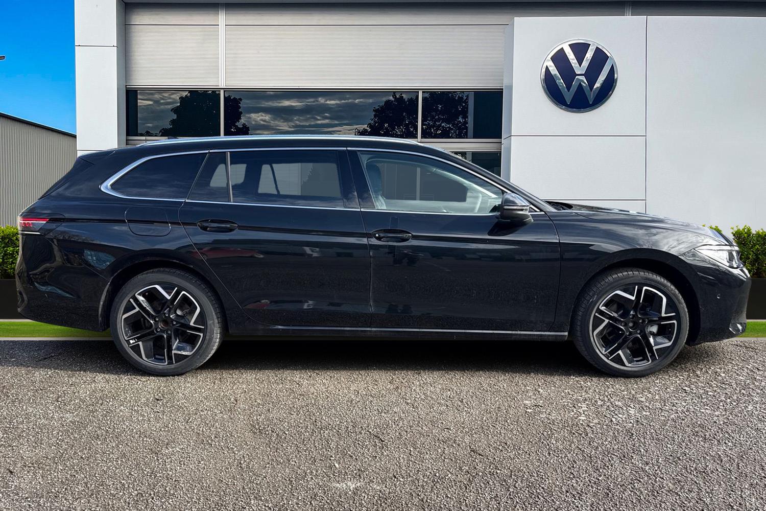 Used Volkswagen Passat 2025 for sale - 76711764: Photo 3