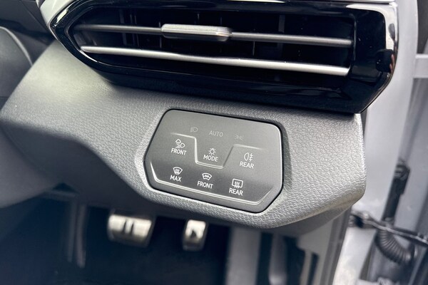 Used Volkswagen ID.4 2025 for sale - 75739987: Photo 29