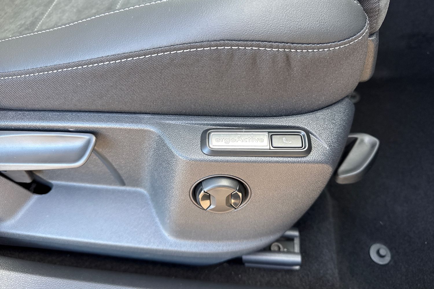 Used Volkswagen T-Roc 2025 for sale - 76374707: Photo 32