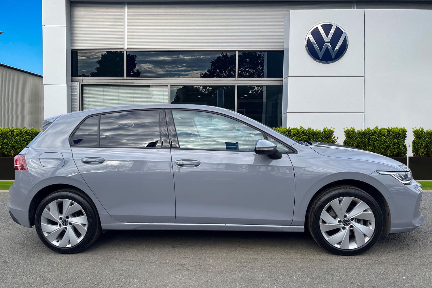 Used Volkswagen Golf 2025 for sale - 77742081: Photo 3