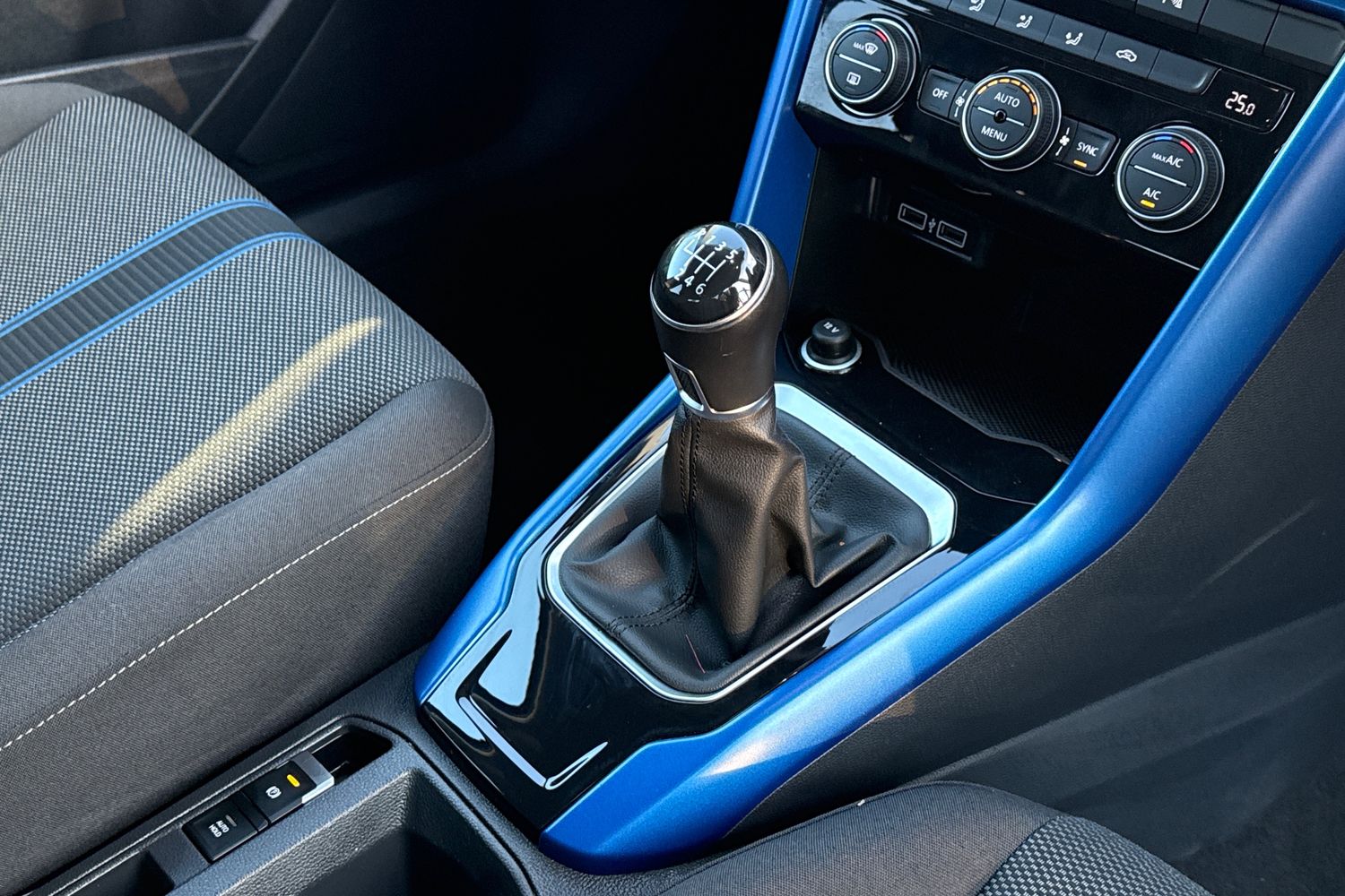 Used Volkswagen T-Roc 2018 for sale - 76827891: Photo 23