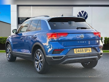 Used Volkswagen T-Roc 2018 for sale - 76827891: Photo