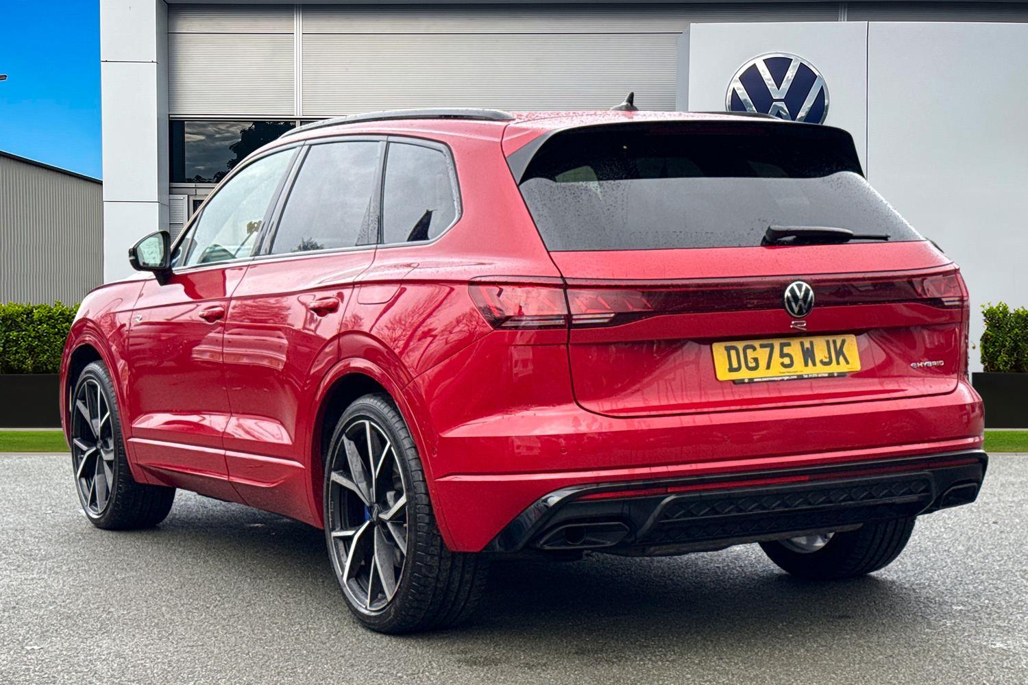 Used Volkswagen Touareg 2025 for sale - 77262590: Photo 2