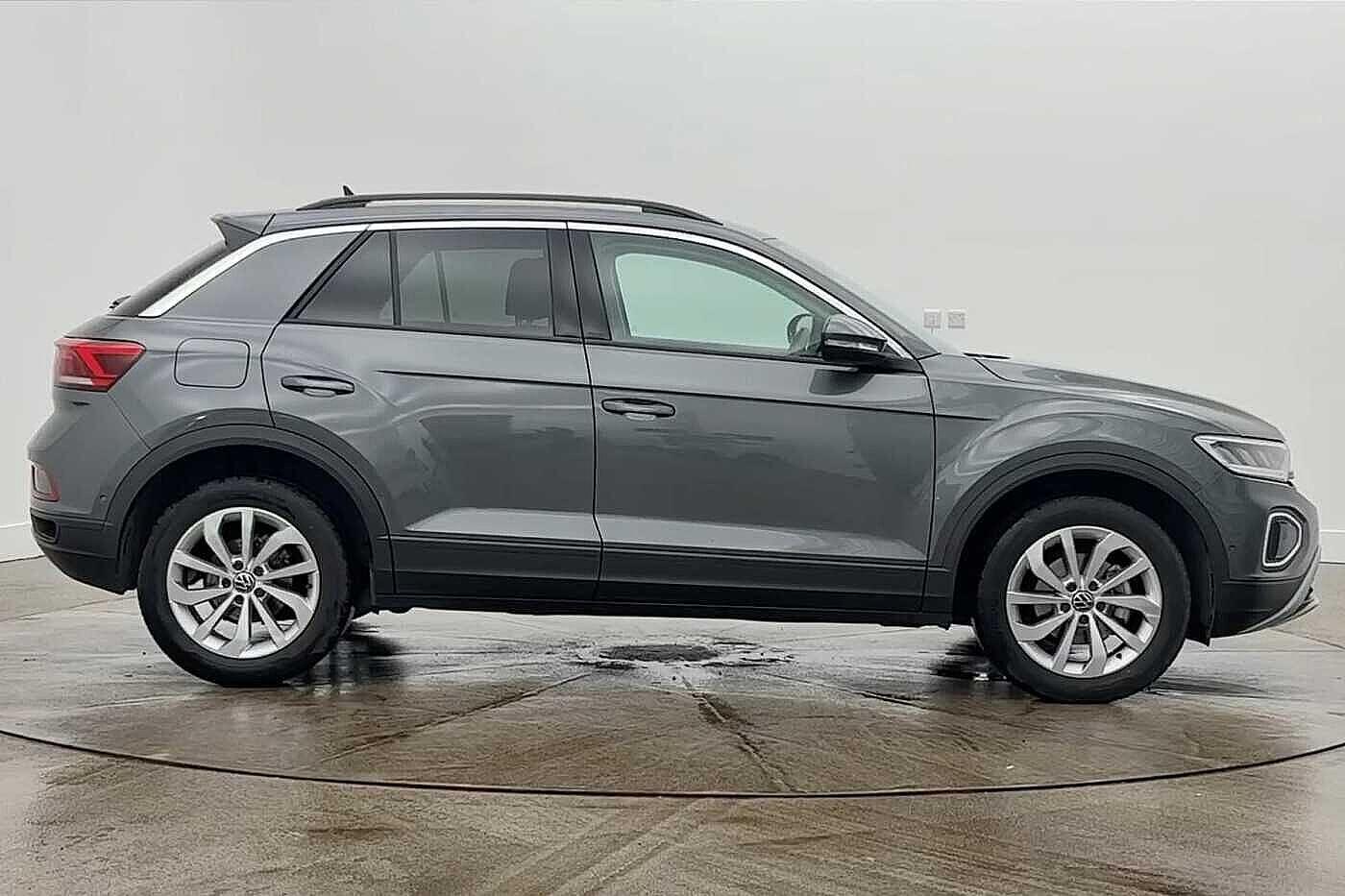 Used Volkswagen T-Roc 2025 for sale - 77914312: Photo 4