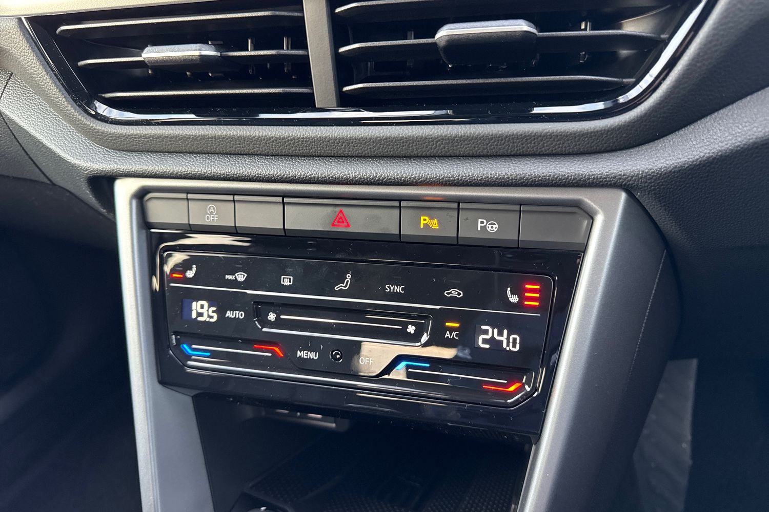 Used Volkswagen T-Roc 2025 for sale - 76985278: Photo 47