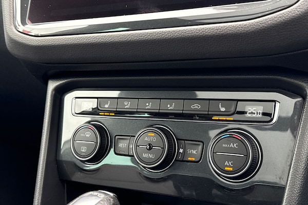 Used Volkswagen Tiguan 2019 for sale - 76236828: Photo 35