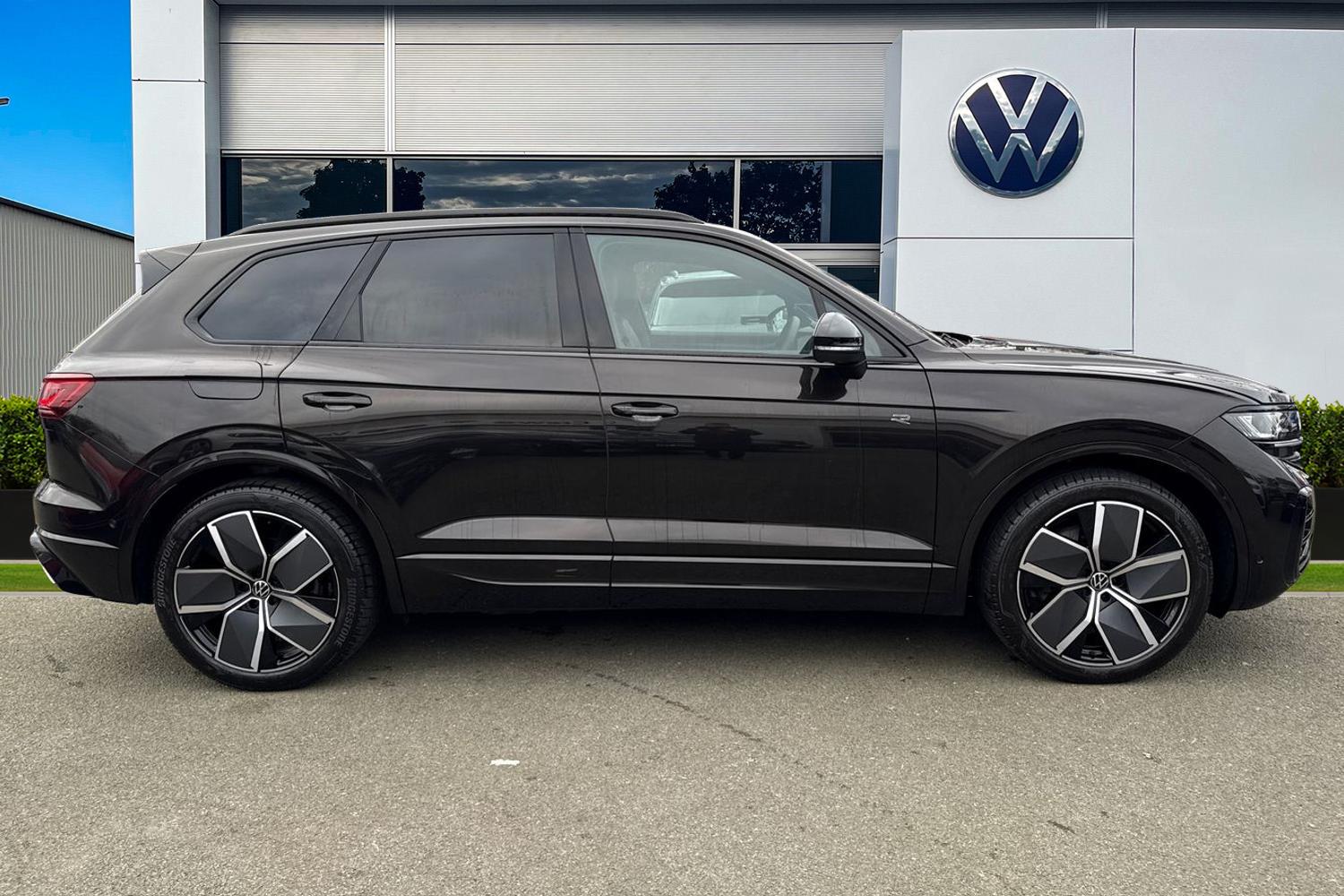 Used Volkswagen Touareg 2025 for sale - 77072113: Photo 3