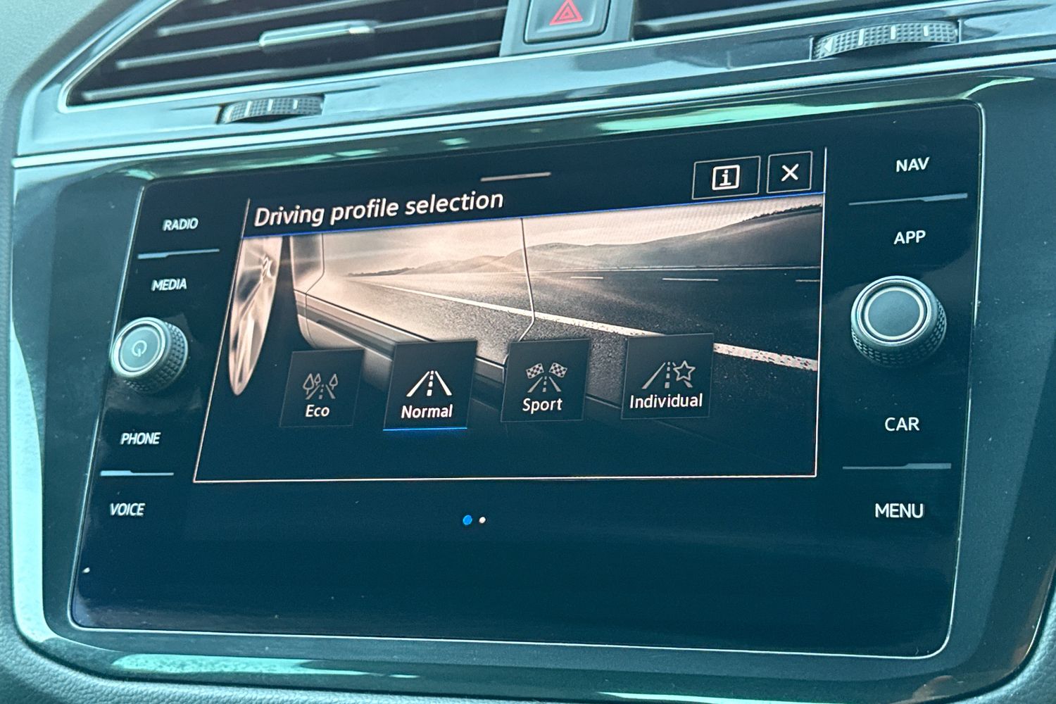 Used Volkswagen Tiguan 2023 for sale - 76665200: Photo 32